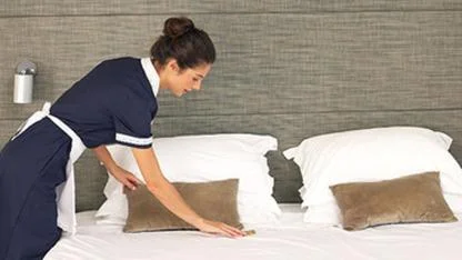 Kat hizmetleri şefi nedir, ne iş yapar, ne kadar maaş alır?