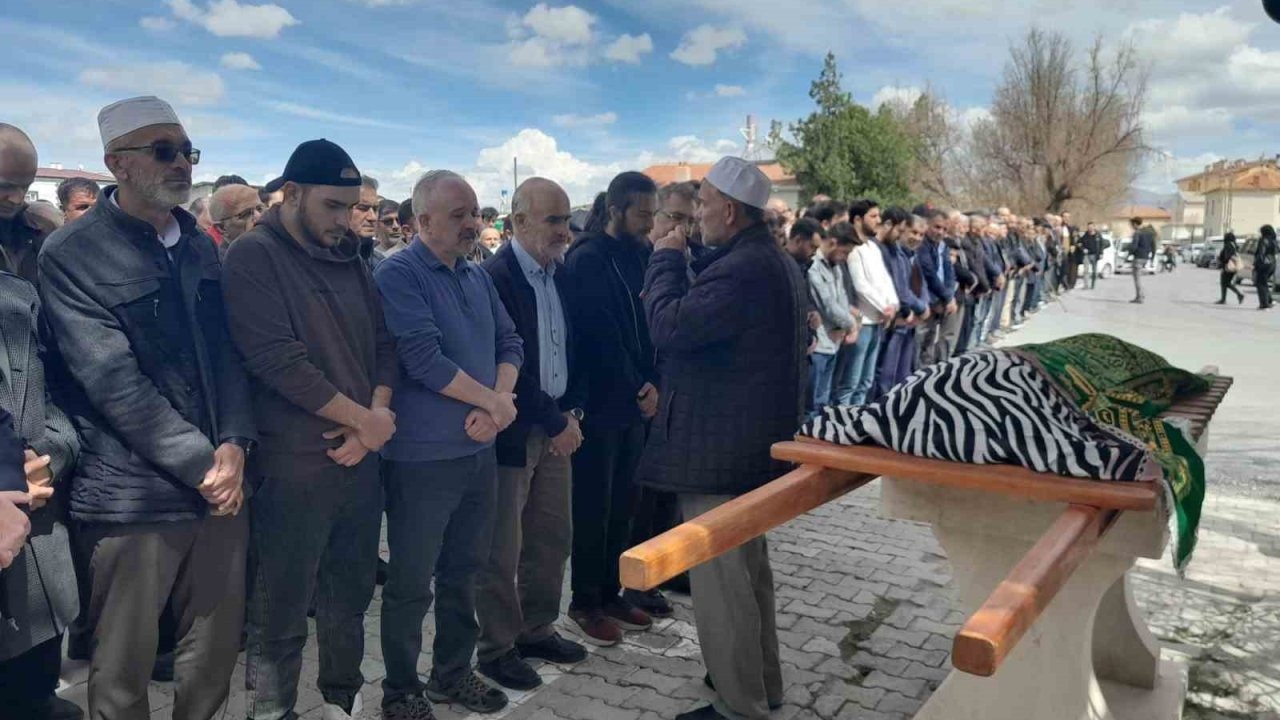 Kazada hayatını kaybeden çocuğa acı veda