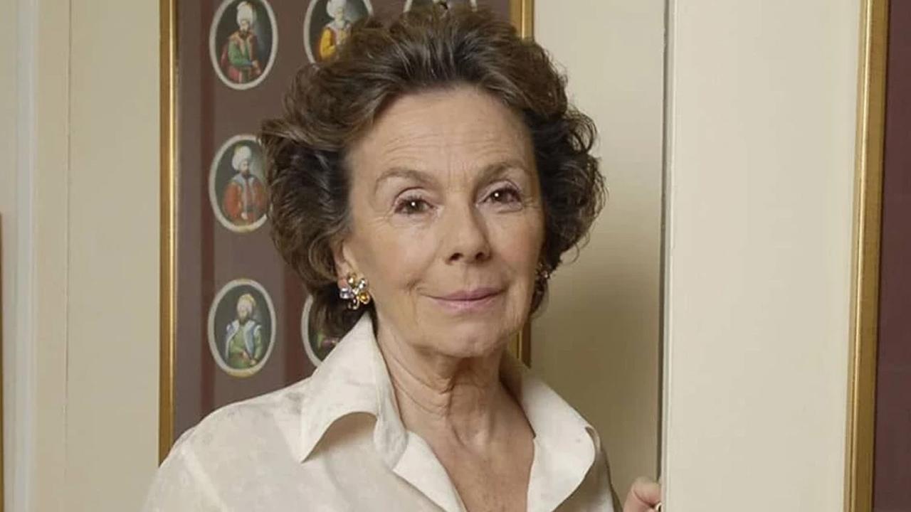 Kenize Murad kimdir?