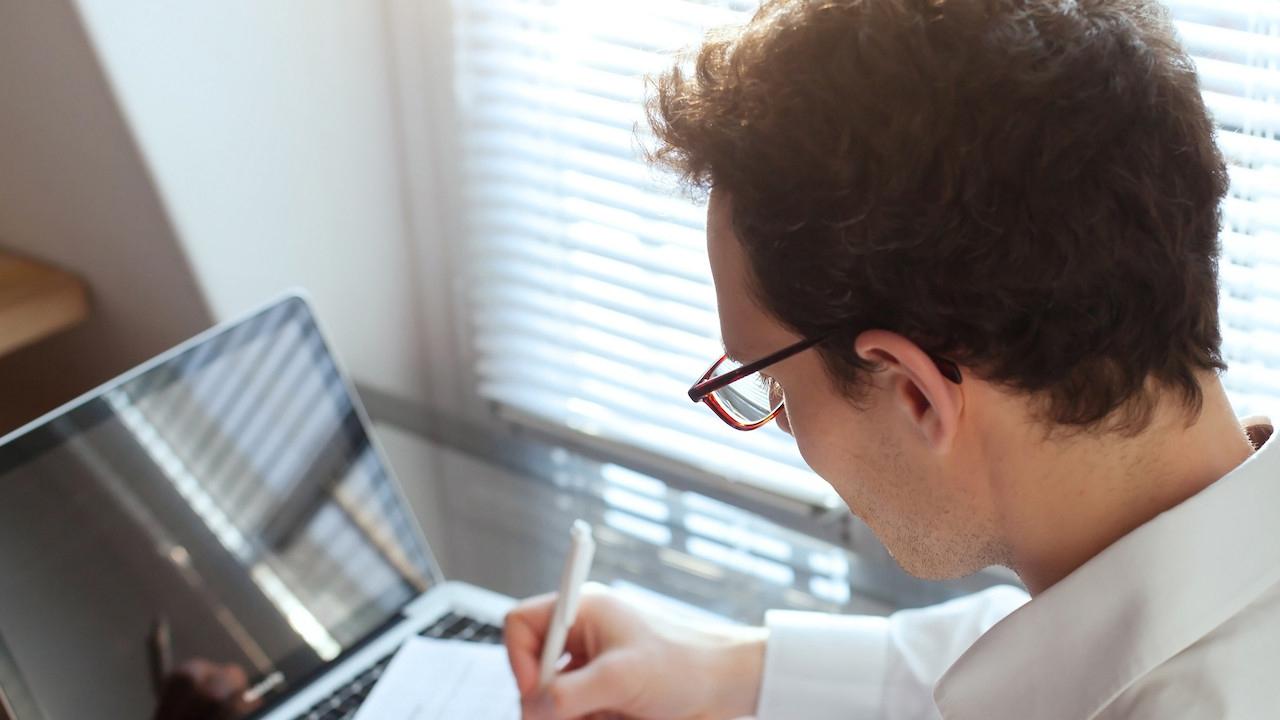 Mali müşavir nedir, ne iş yapar, ne kadar maaş alır?