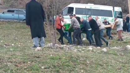 Öfkeli kadın kocasını av tüfeğiyle öldürdü