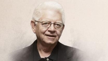 Oktay Sinanoğlu kimdir?