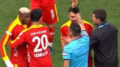 Osimhen maç sonu hakeme sert tepki gösterdi