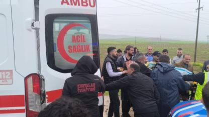 Otomobil ile kamyonet çarpıştı! 2 ölü, 3 ağır yaralı