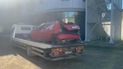 Otomobil virajı alamadı bahçeye uçtu! 1 yaralı