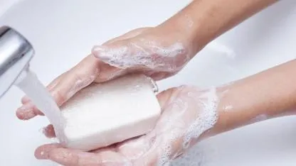 Sıvı sabun mu katı sabun mu daha hijyenik? Sabun gerçekten mikrop yayıyor mu?