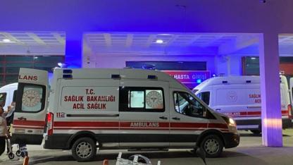 Samsun'da anne ile kızı servisin çarpmasıyla yaralandı
