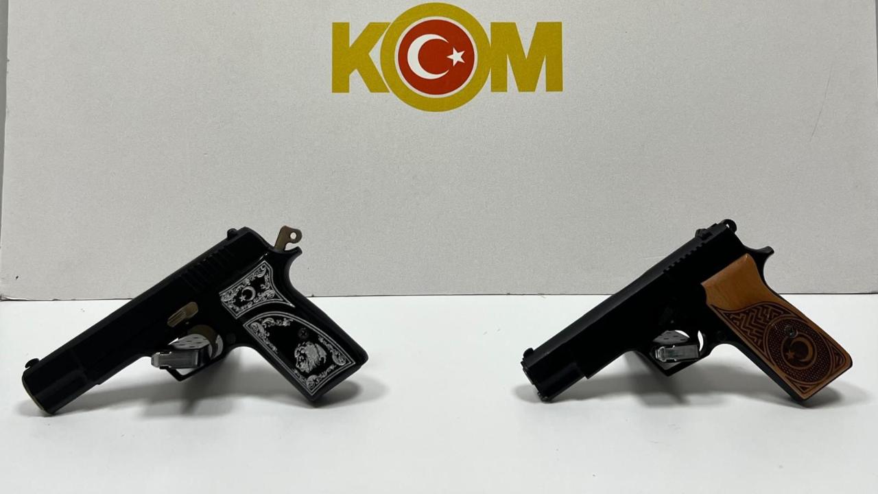 Samsun’da araçta silah operasyonu: 2 şüpheli gözaltına alındı