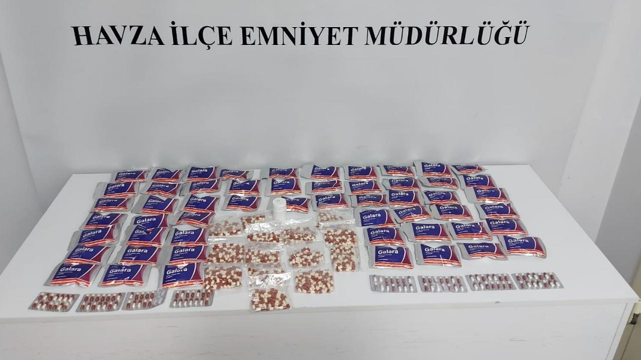 Samsun'da araçta uyuşturucu ele geçirildi: 2 gözaltı