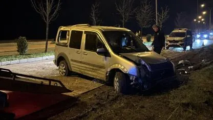 Samsun'da hafif ticari araç devrildi: 4 yaralı