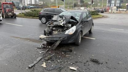 Samsun'da iki otomobil çarpıştı: 2 yaralı