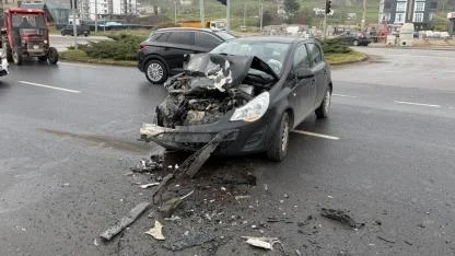 Samsun'da iki otomobil çarpıştı: 2 yaralı
