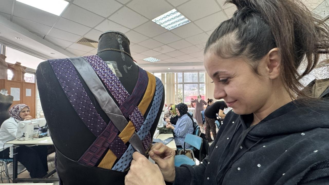 Samsun'da kullanılmayan kravatlar kıyafet oldu