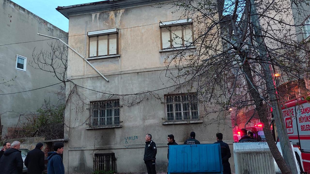 Samsun'da metruk binada yangın!