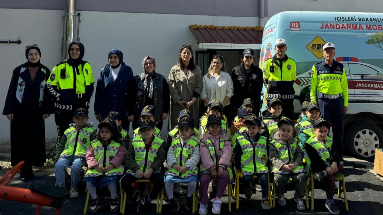 Samsun'da minikler polis oldu