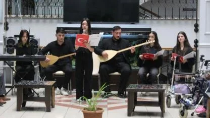 Samsun'da öğrencilerden milli ruh korosu