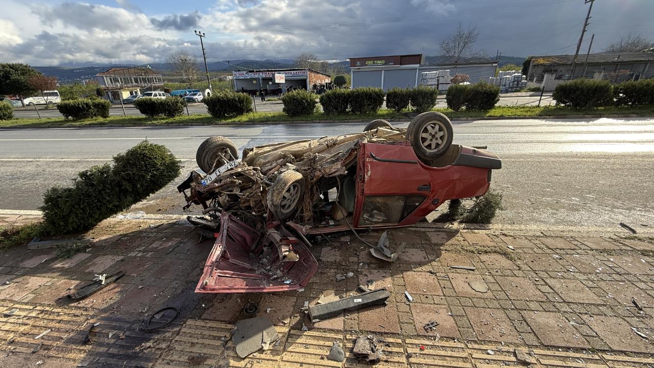 Samsun’da otomobil devrildi! Sürücü yaralandı
