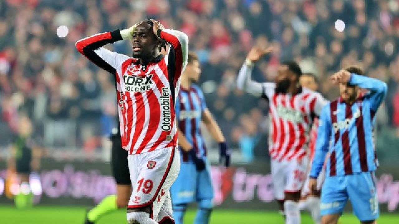 Samsunspor evinde geçen sezonu aratıyor