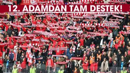 Samsunspor taraftarı tribünleri doldurdu