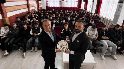 Samsun’un sevilen genç iş insanı Tahsin Can İpoğlu, gençlerle buluştu