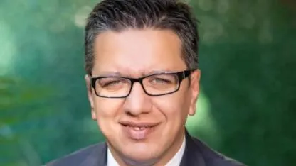 Şeref Albayrak kimdir?