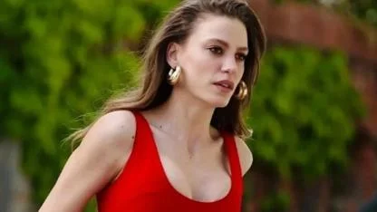 Serenay Sarıkaya'nın babası kim? Serenay Sarıkaya babasını paylaştı!