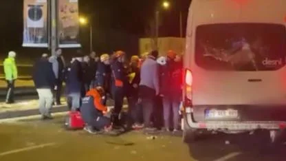 Servis aracı tır ile çarpıştı! 5 yaralı