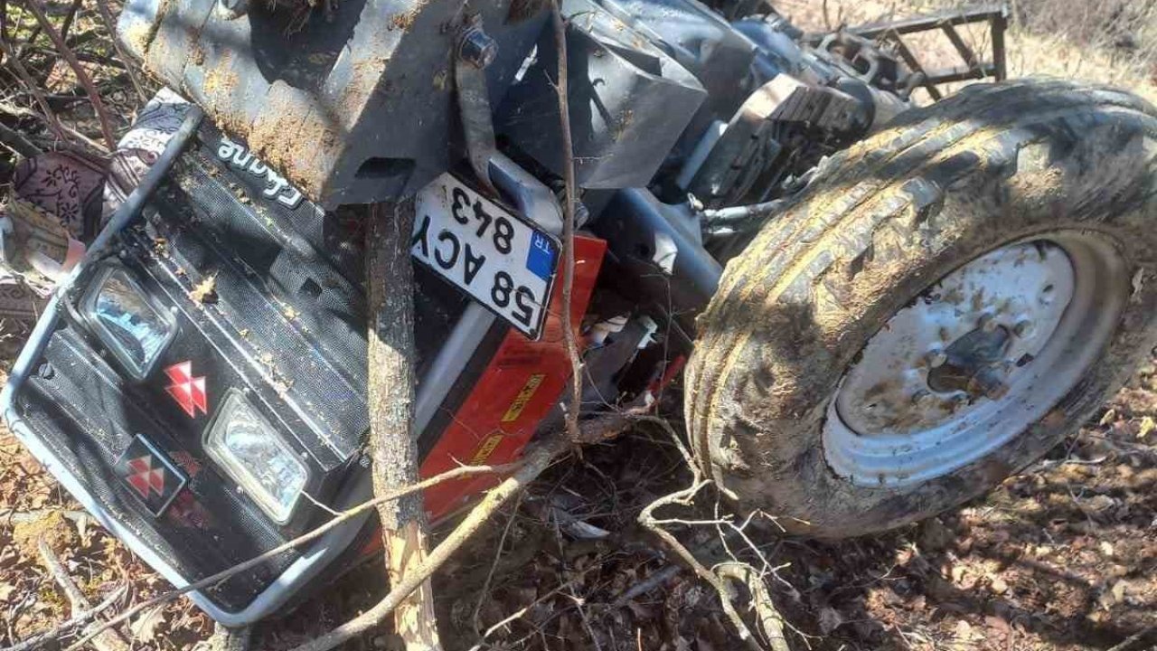 Sivas’ta traktör devrildi 2 kardeşten 1’i öldü