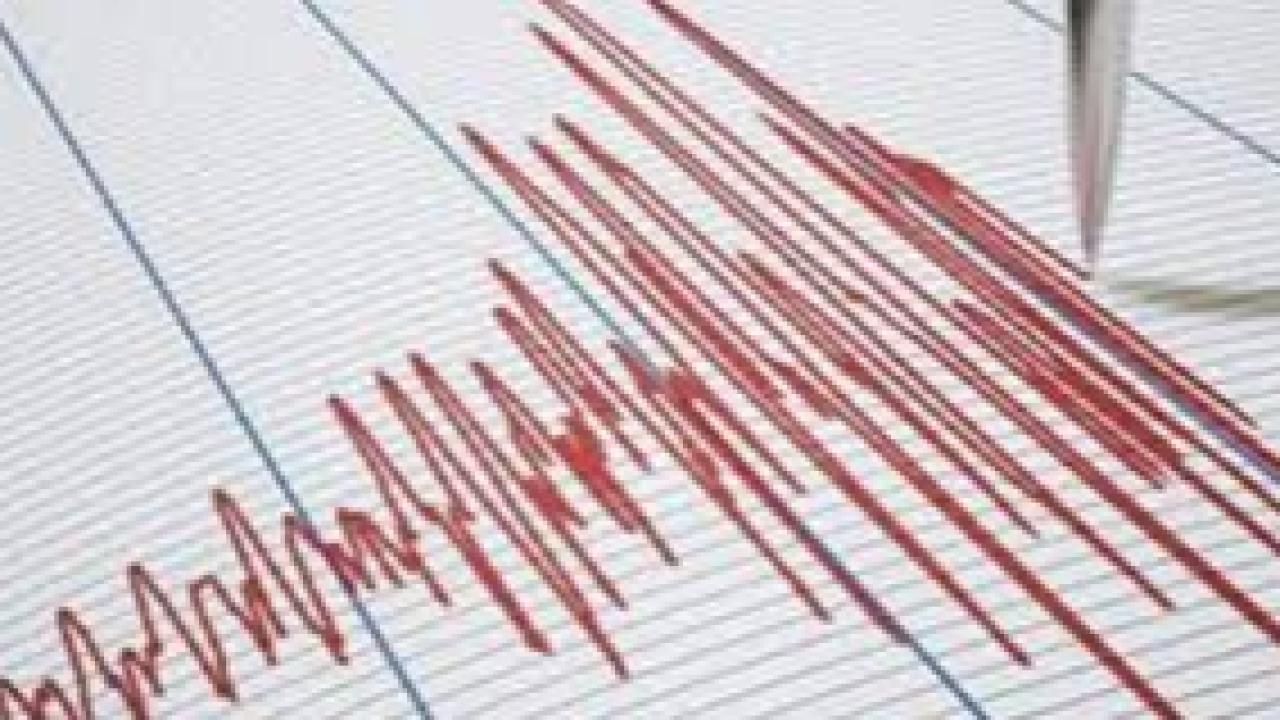 Son dakika Antalya'da deprem! Antalya sallandı