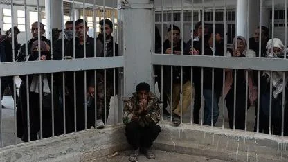 Suriye'de devrik rejim döneminden kalan savaş suçlularına operasyon