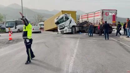 Tali yoldan çıkan tıra feci darbe kaza kamerada!