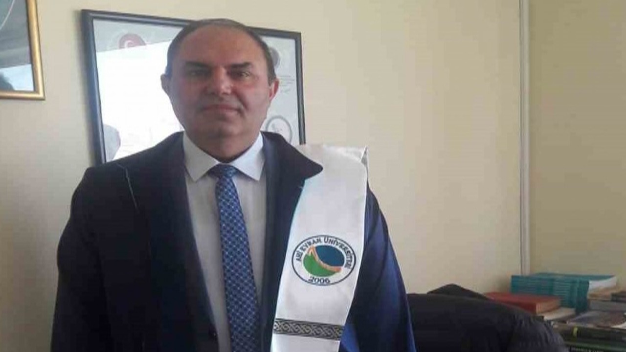 Üniversitede daire başkanı Osman Savaş Çetiner makam odasında öldü