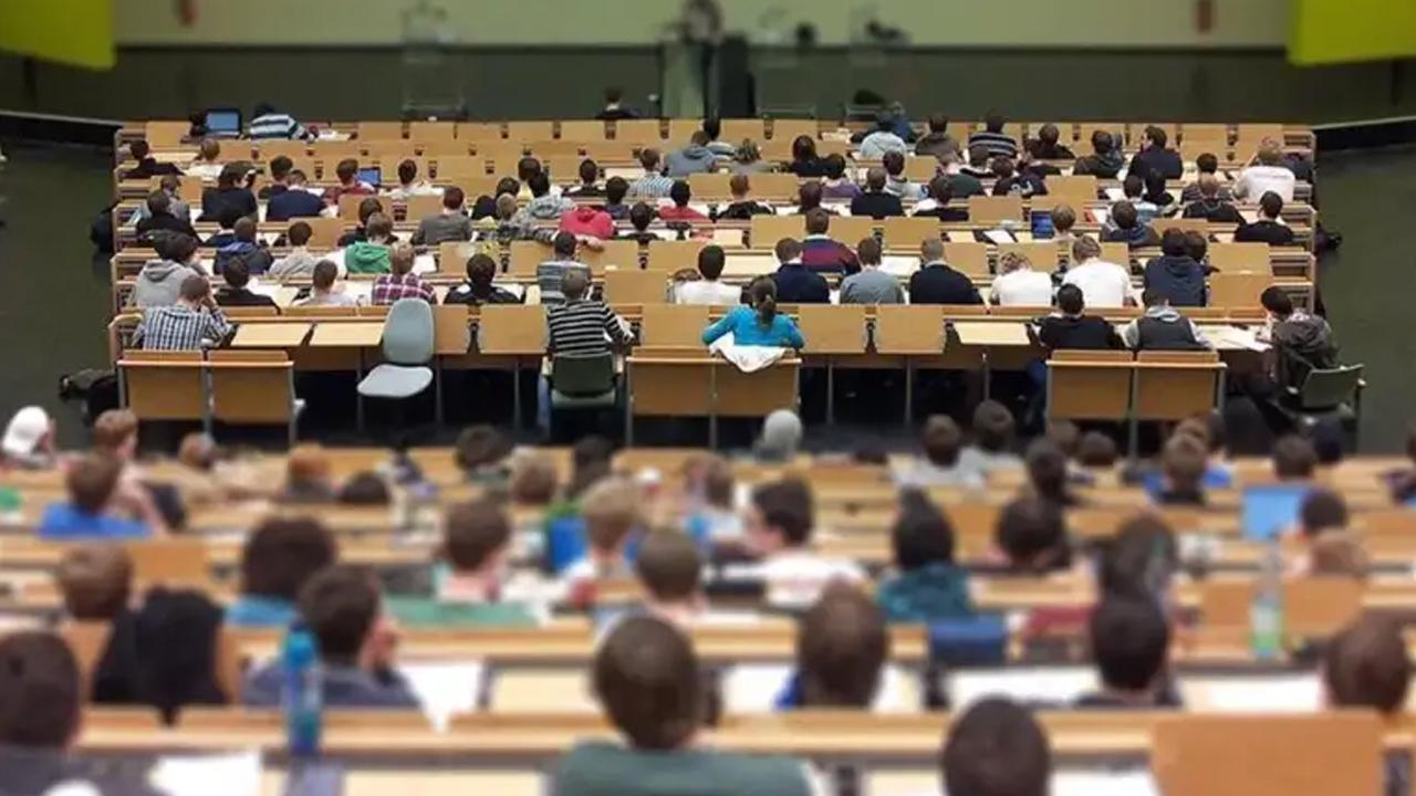 Üniversitelerde devam zorunluluğu kalktı mı?