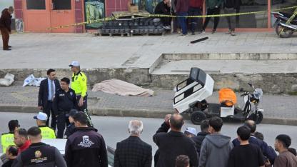 Yaşlı adamın acı sonu! Kafasına kaldırıma çarparak öldü