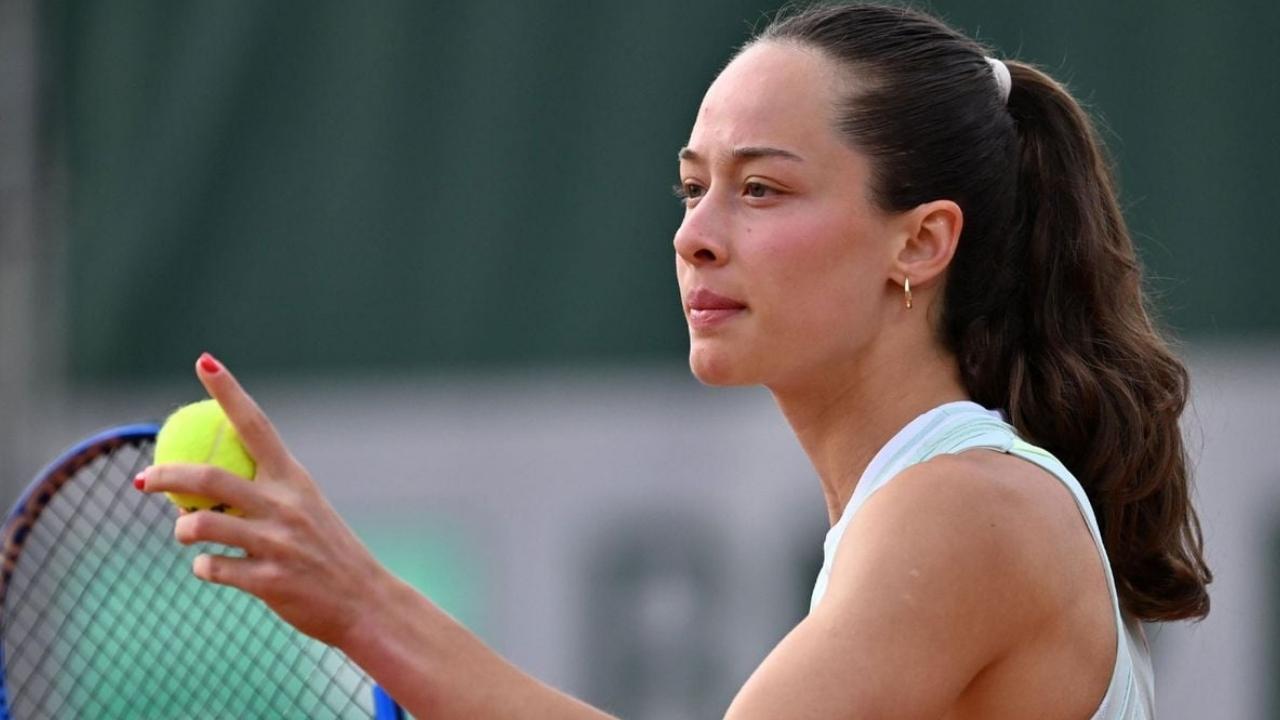 Zeynep Sönmez kimdir?