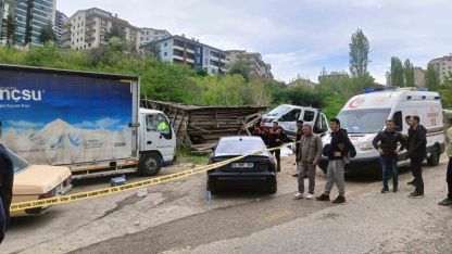 Kamyon altında kalarak ölen iki işçinin isimleri belli oldu