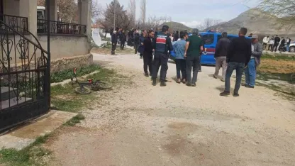4 çocuk annesi eşini öldürüp intihar etti