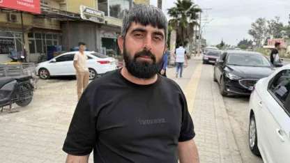 Park halindeki aracın altına giren çocuk son anda kurtarıldı