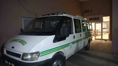 Eşini öldürdükten sonra kendini vurmuştu, tedavi gördüğü hastanede öldü