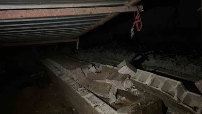 Dev hortum kamerada: Ev ve ahırlar harabeye döndü