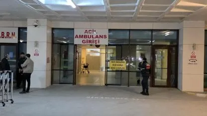 Edirne'de askeri araç duvara çarptı! 2 asker yaralandı