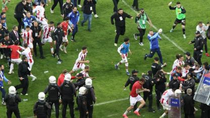 Eskişehirspor ve Ayvalıkgücü Belediyespor play-off mücadelesinde olay