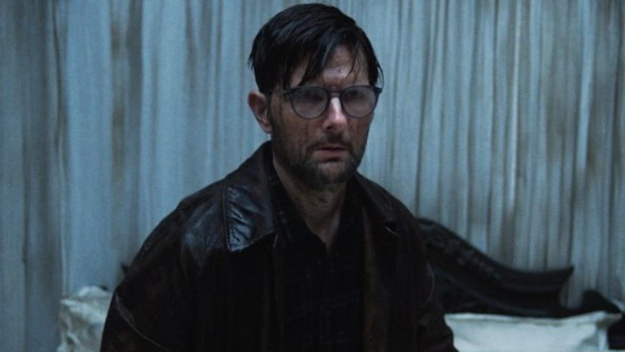 Hokum filminin konusu ne? Adam Scott başrolde!