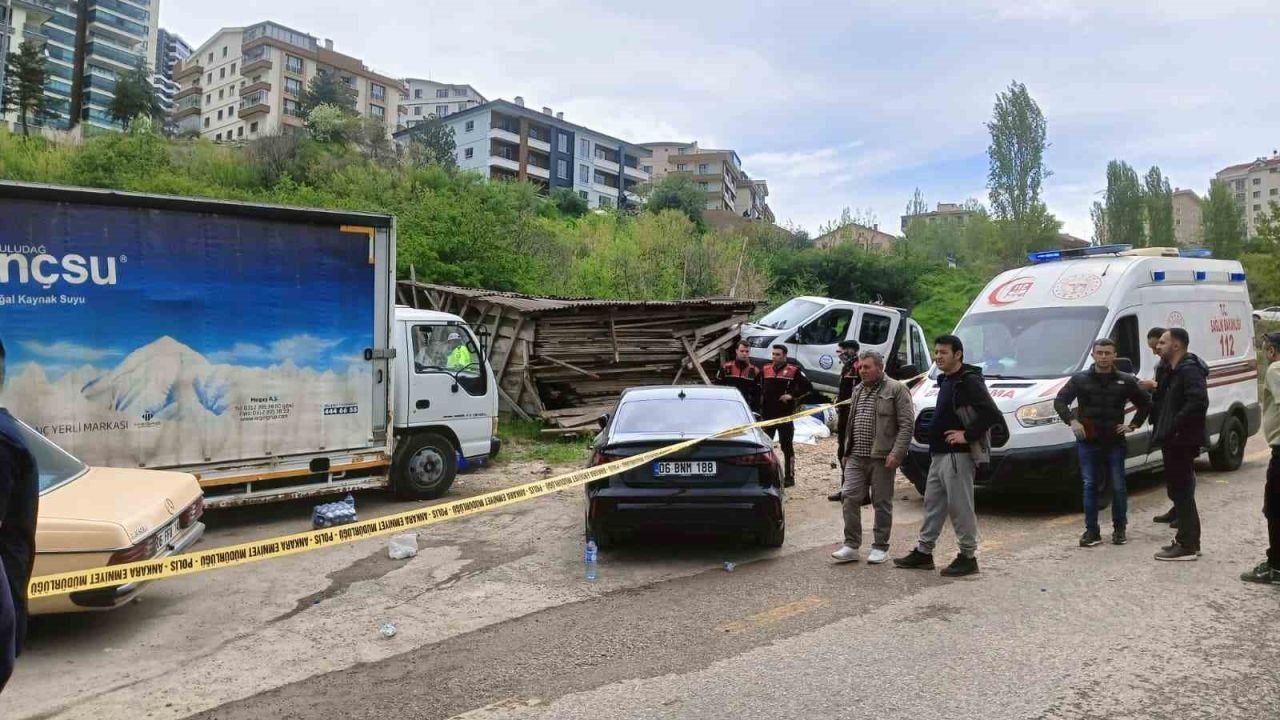 Kamyon altında kalarak ölen iki işçinin isimleri belli oldu