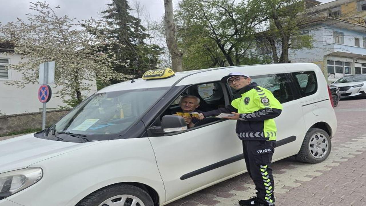 Kavak'ta trafik ekiplerinden bilinçlendirme çalışması