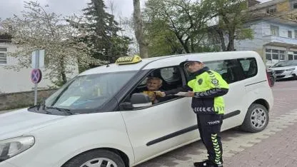 Kavak'ta trafik ekiplerinden bilinçlendirme çalışması