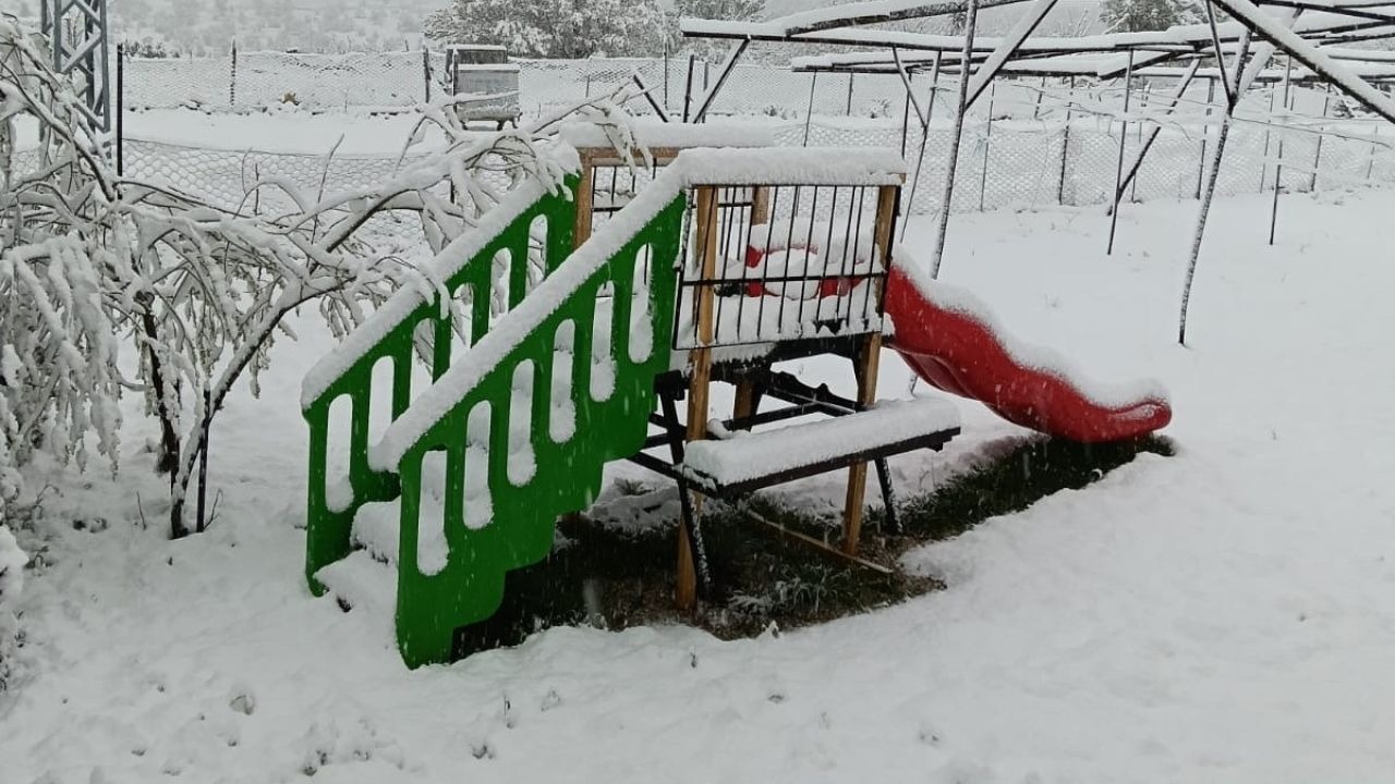 Mersin’de mayısta kar yağışı etkili oldu