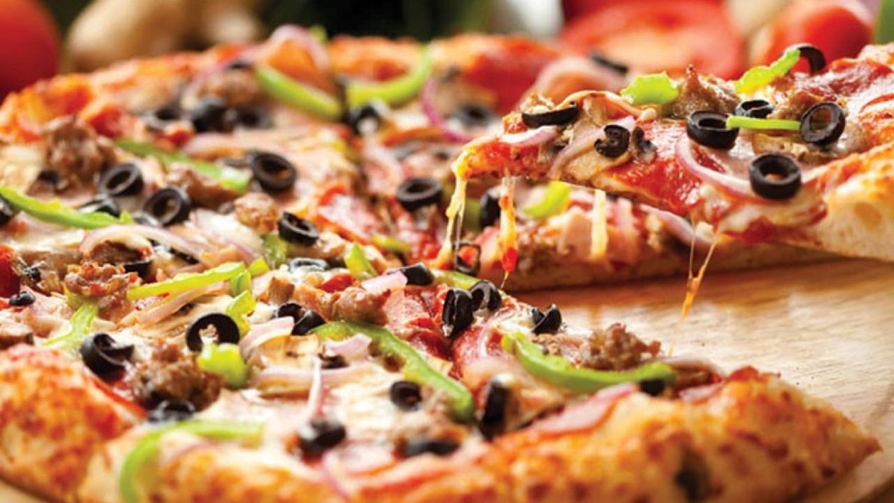 Meşhur pizza zinciri 16 şubesini kapatıyor