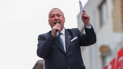 Özkan Yalım partisinden ihraç edildi! Özkan Yalım kimdir?