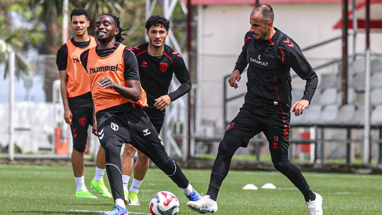 Samsunspor Başakşehir hazırlıklarına başladı